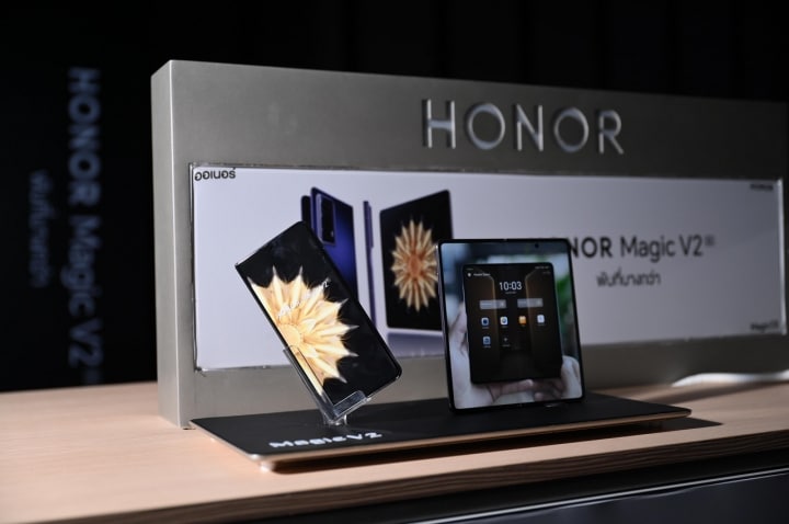 HONOR Magic V2 a masterpiece folding screen smartphone