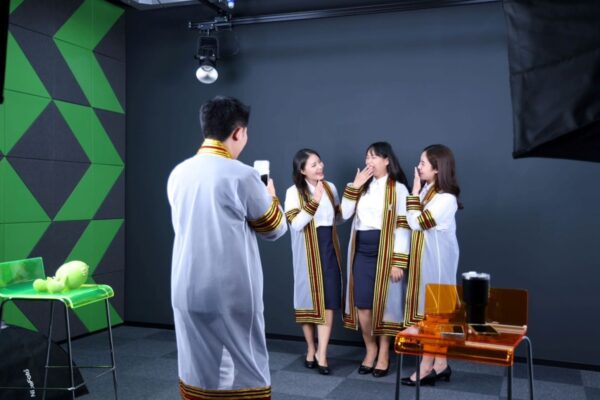Chula Graduates and Gen Z Celebrate at AIS SIAM