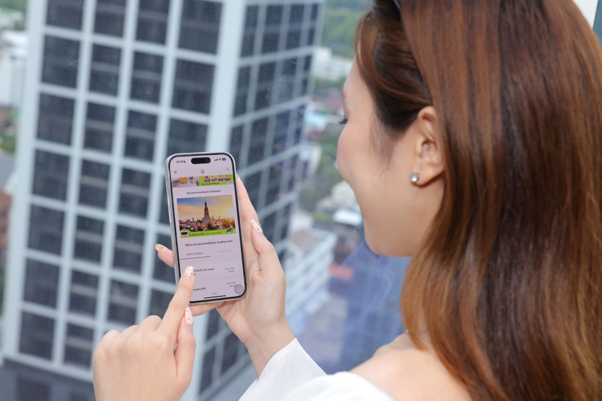 AIS x favstay TOURIST eSIM