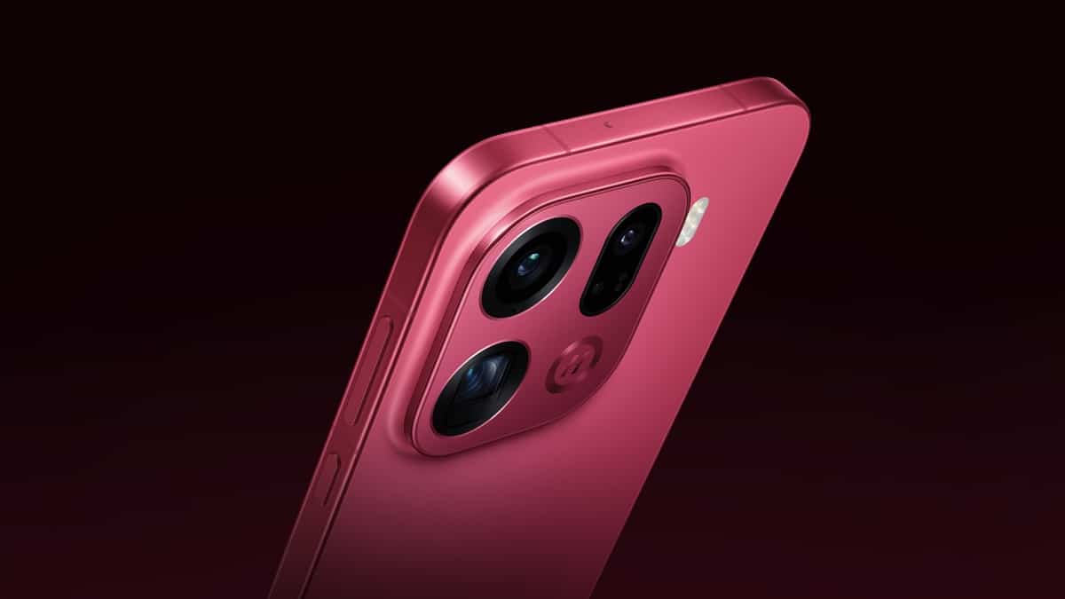 OPPO Find X9 Series in Velvet Red