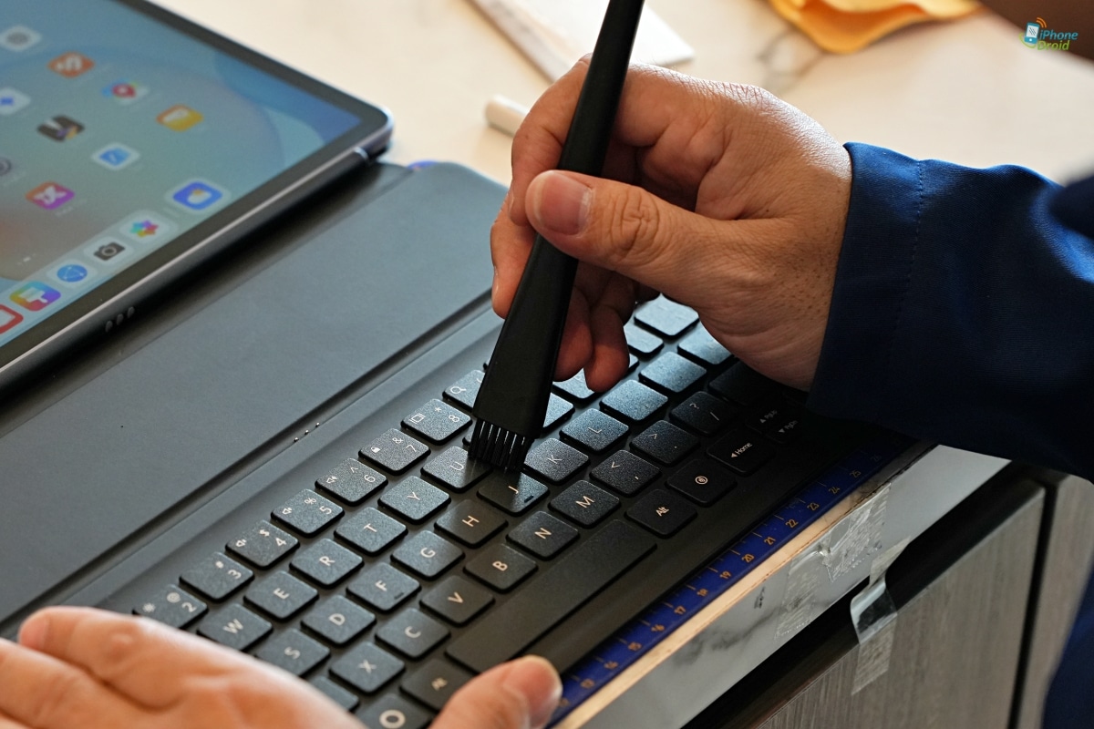 HUAWEI Service Giving Season