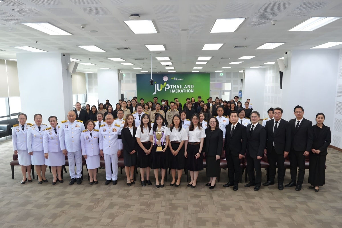 AIS Academy and MSDHS Grant Royal Cup to JUMP Thailand Hackathon 2025 Winners