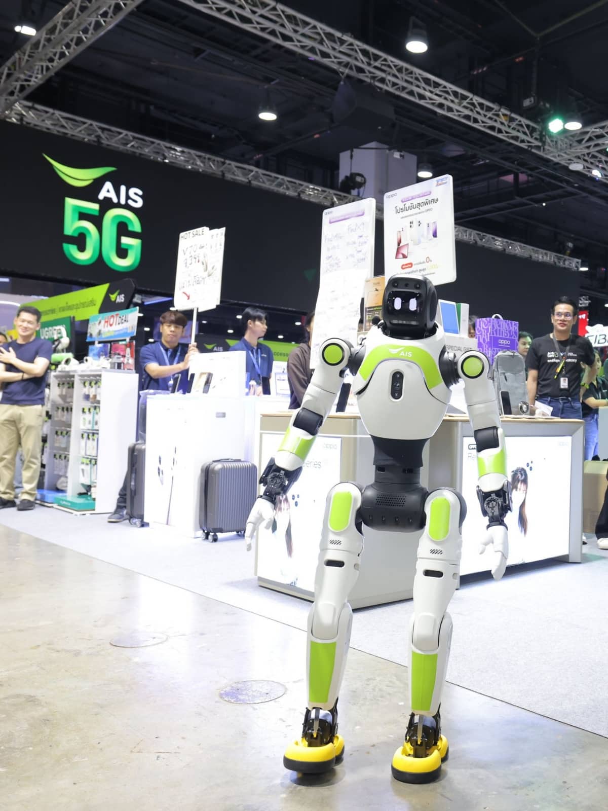 AIS Debuts Gigi AI Robot for Enhanced Retail