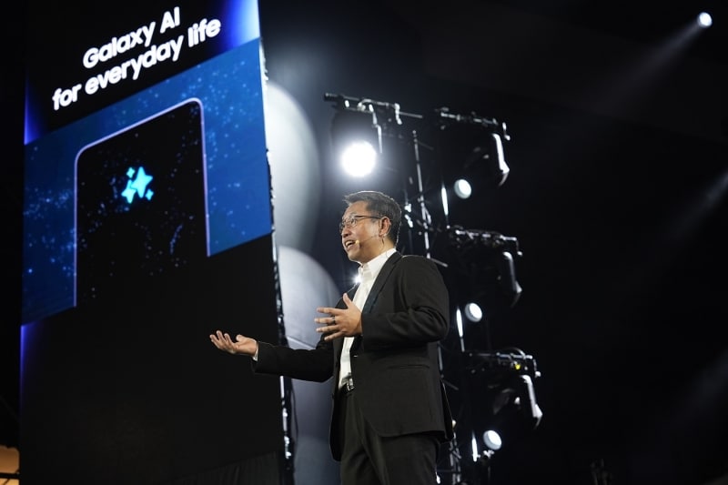 Samsung Unveils Galaxy S26 Series with World's First Privacy Display