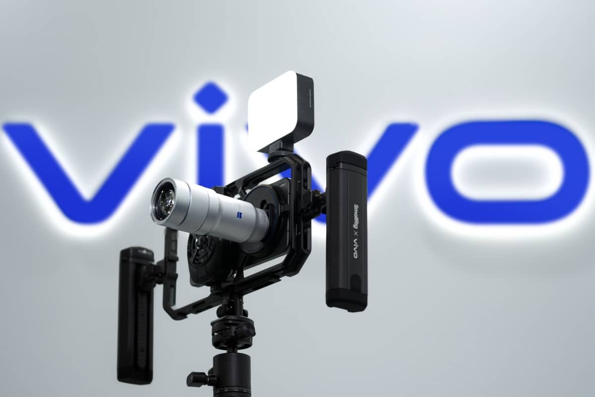 vivo X300 Ultra Debuts at MWC 2026 with 400mm Zoom Lens